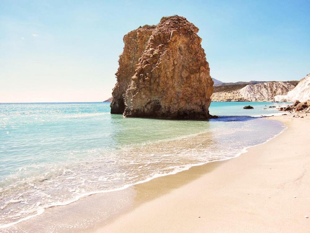 Villa Zampeta Adamantas  Екстериор снимка